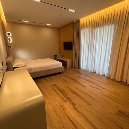Effei Boutique * Sarandë